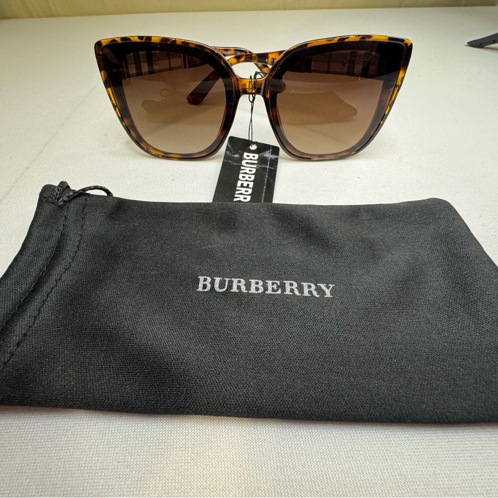 Burberry Brown Tortoise Sunglasses - Picture 5 of 12